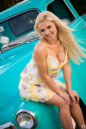 Shantal Monique – Hot blonde on a sexy truck photo 7