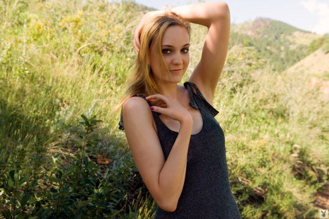 Brittany Bea – Babe stripteases in wood. photo 10