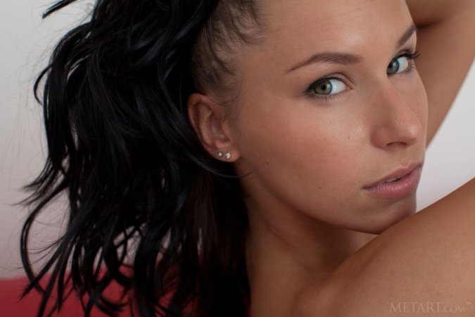 Diana G – Naked chick orgasms on floor photo 9