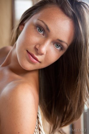 Sophia E – Intriguing naked female photo 10