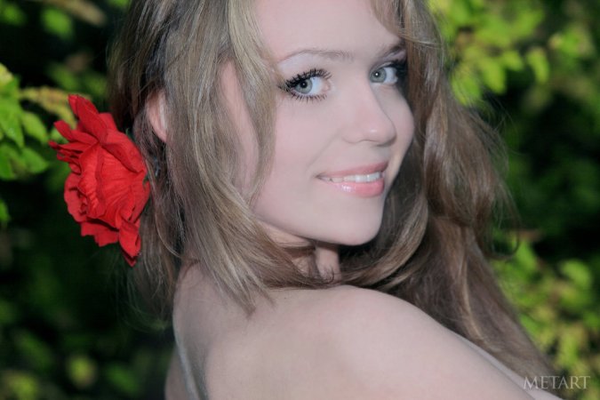 Manilla A – Hottie plays with fresh flowers photo 4