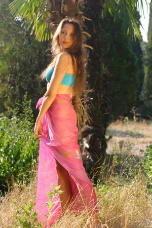 Daria A – Hot lady outdoors photo 3