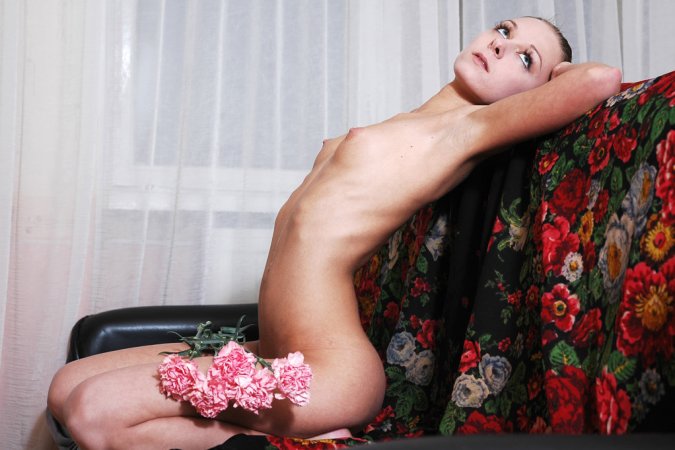 Albina C – Flower loving nude female photo 4