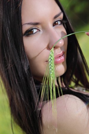Nika E – Naked hottie in field. photo 14