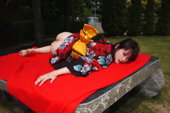 Maki A – Japanese girl is taking off kimono photo 2