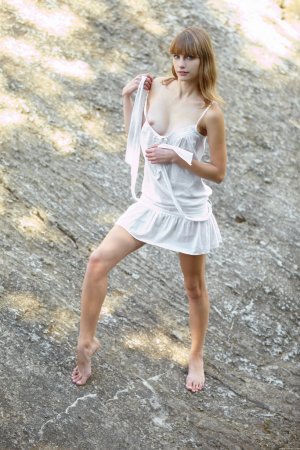 Veda A – A girl next to the river photo 7