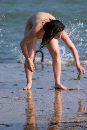 Giuno A – Naked babe walks along the seaside photo 6