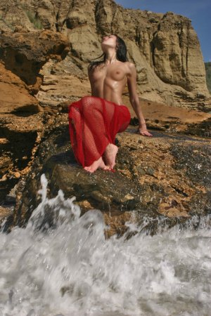 Sasha C – Hottie poses in the waves photo 13