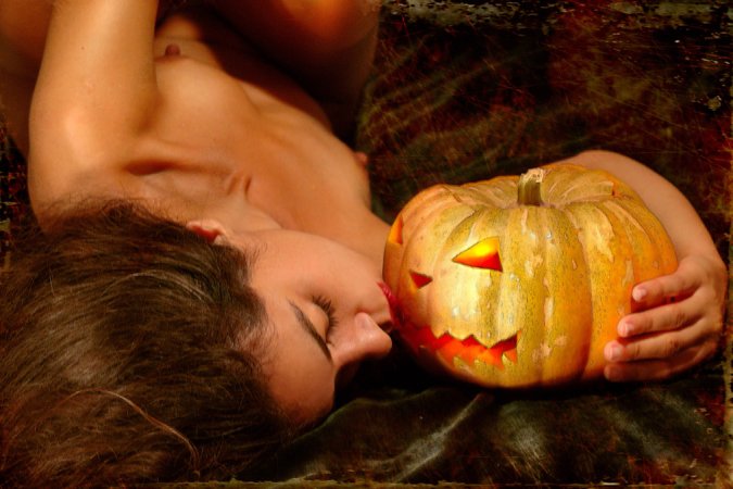 Idoia A – Solo on Halloween photo 4