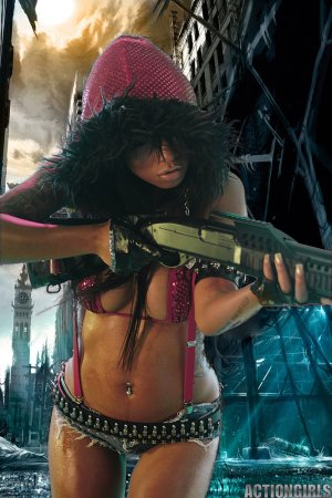 Lyla – Sexy babe & toy gun photo 4