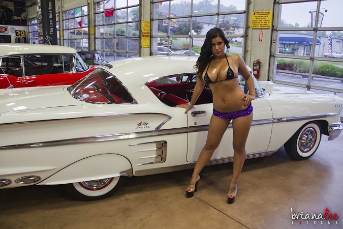 Briana Lee – Hot babe in the car photo 1