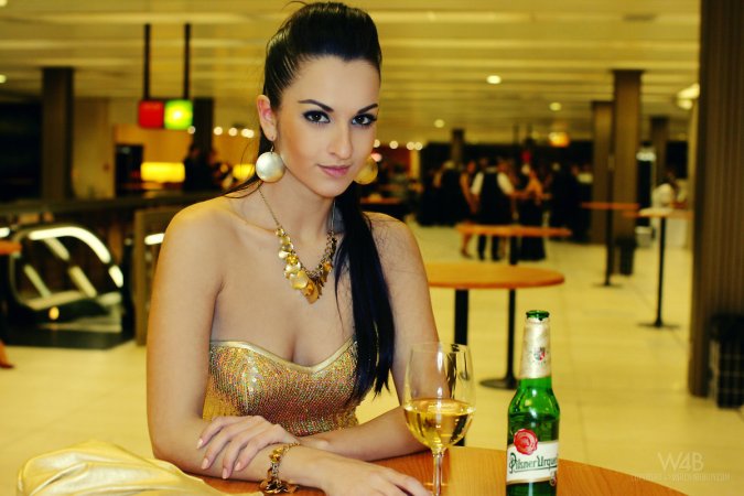Ennie – Cute brunette in the WC photo 15