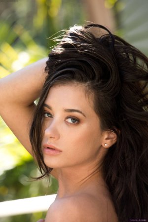 Gia Paige – Dropping panties outdoors photo 5