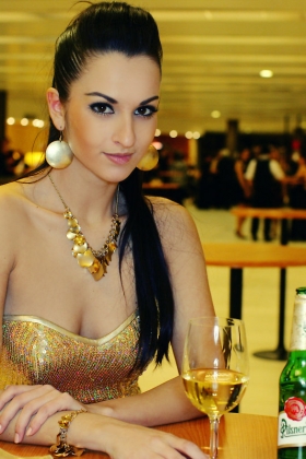 click to see large photo